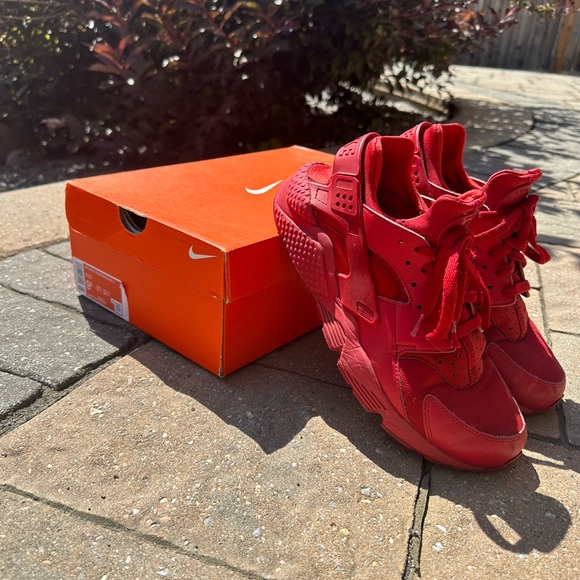 Nike Huaraches red size 9US - Picture 2 of 4